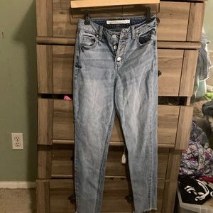 Tinseltown High-Rise the Mom Jean Regular Denim Color